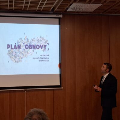 Oxymoral PI and his Team at the international conference in Nitra